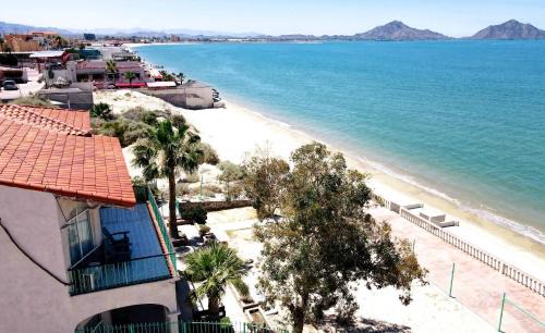 Villas de Las Palmas House | Casa Matas Spacious 6-bedroom for up to 13 guests.