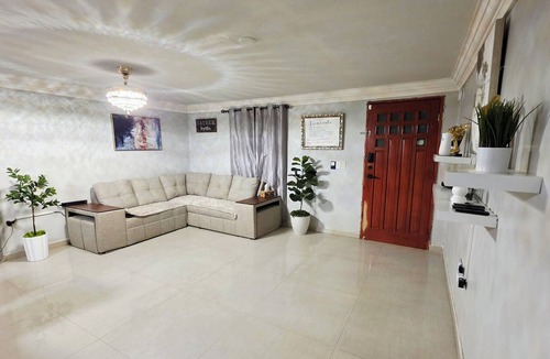 Cananea House | Casa renovada,espaciosa y segura con lavadora y secadora. Facturamos
