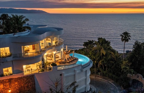 Conchas Chinas Villa | Casa Paakat - Luxury villa with chef, bartender, housekeeping and ocean views