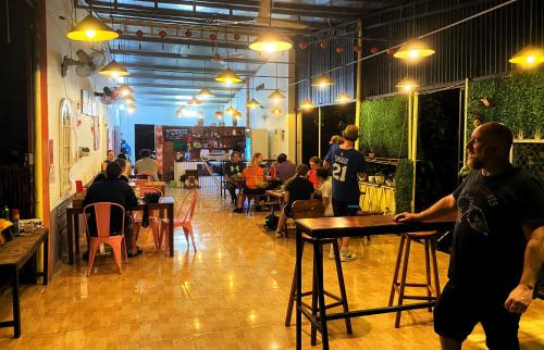 Quan Tom Hotel | Cat Tien Backpackers Hostel