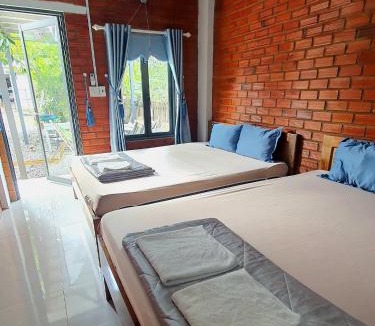 Quan Tom Hotel | Cat Tien Backpackers Hostel