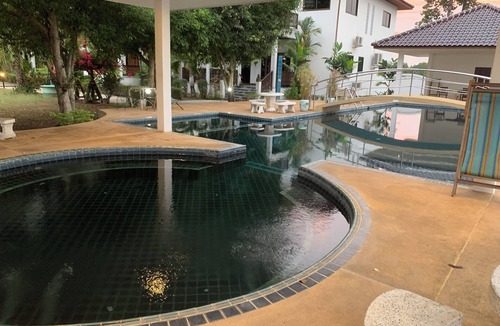 Chakphong Villa | CET Resort & Rayong Padelcenter