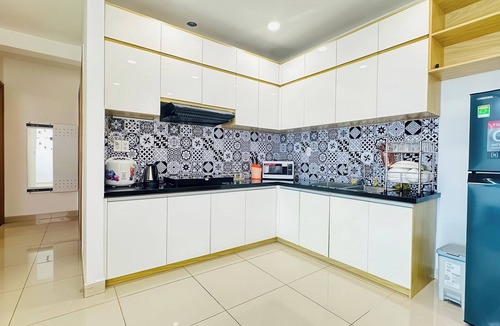 District 10 Condo | Charmington La Pointe - Central Suites D