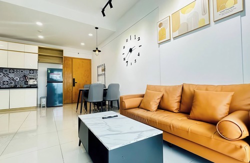 District 10 Condo | Charmington La Pointe - Central Suites D