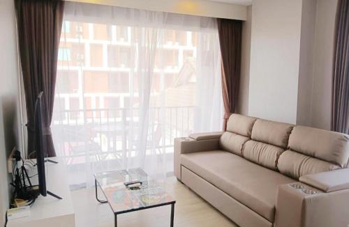 Saen Suk Apartment | Chic 1BR near WON Beach Bangsaen