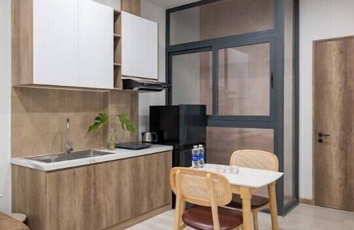 Tan Binh Apartment | Chic & Cozy 2BR Near Airport