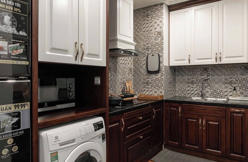 Bui Thi Xuan Apartment | City Center Charming Vibrant 1300 sqft 2-bedroom Apartment with WiFi, AC, Lift