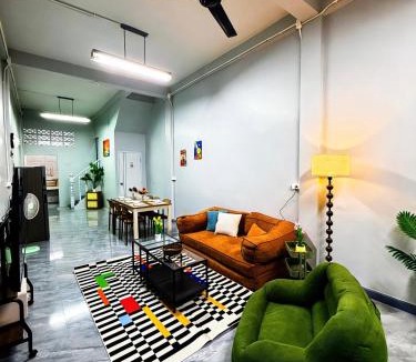 Pratunam Villa | Cloudy Nest Phayathai Entire 4 Storey House for 10PP 8-min Walk to BTS & Airport Link