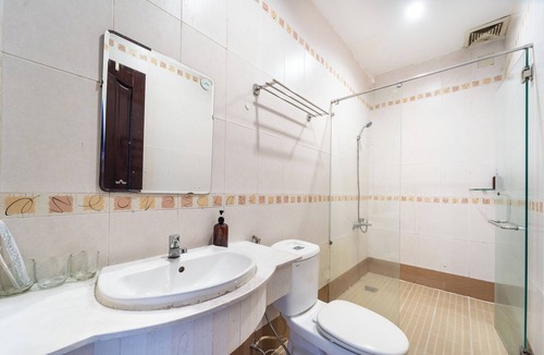 District 10 Hotel | Collection O District 10 Near Van Hanh Hospital Formerly Lan Rung Hotel