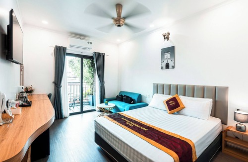 District 12 Hotel | Collection O Southern Star Hotel