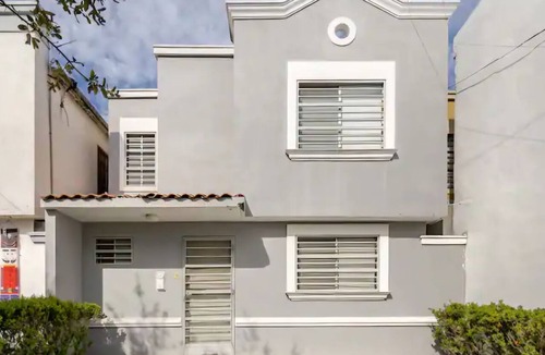 Guadalupe House | Comfortable House in Apodaca, Gated Community, WiFi, Sleeps 7