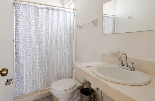 Guadalupe House | Comfortable House in Apodaca, Gated Community, WiFi, Sleeps 7
