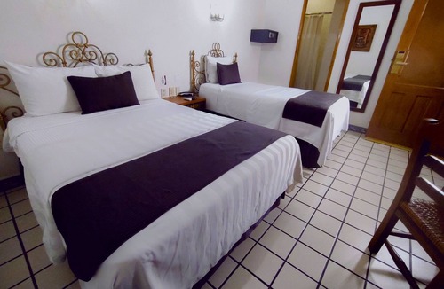 Centro Hotel | Concierge Plaza Colima