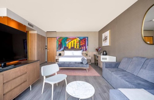 Hipodromo Hotel | Condesa Balcony Suite | Close to Parque México | Pets Are Allowed, Onsite Spa