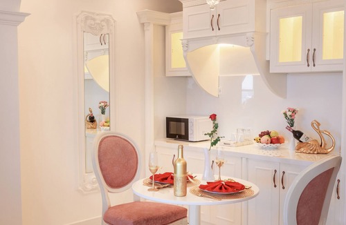 Tan Qui Dong Apartment | Couple Nest - Luxurious & Romantic 76m2 apartment