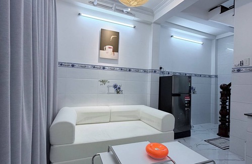 Ben Thanh House | Cozy 2-bedroom with rooftop house in charming Thành phố Hồ Chí Minh with AC