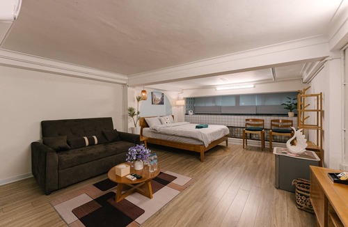 Hang Bo Apartment | Cozy Apartment with Sofa Bed - Projector