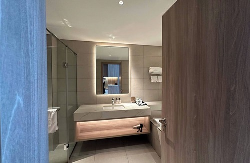 Ha Long Apartment | Cozy Seaview Hideaway – A La Carte Hạ Long.