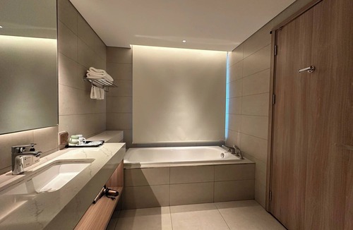 Ha Long Apartment | Cozy Seaview Hideaway – A La Carte Hạ Long.