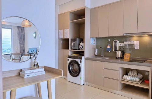 Thang Tam Apartment | Cozy Studio Apartment With Pool & Sea View