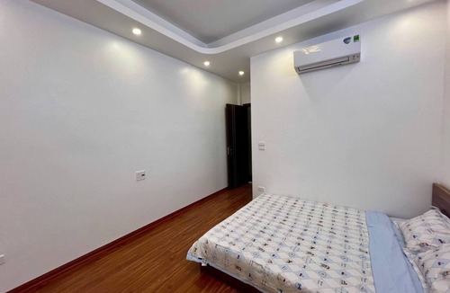 Quang An Apartment | “Cozy Studio w/Kitchen & TV – Affordable Stay in Tay Ho”