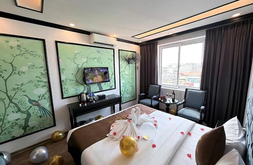 Hoang Mai Hotel | Crown Luxury Hotel