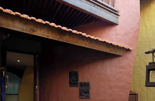 Cam An House | Cycladic Beachfront 2-Bedroom Villa @ AnBang Beach