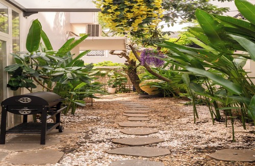 Thu Thiem Villa | D2 Center Pool Villa with 6 bedrooms