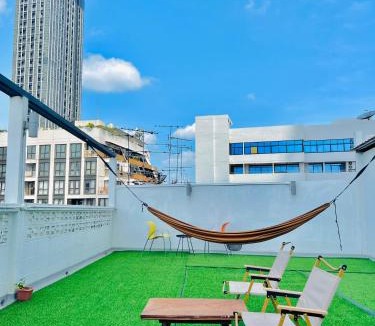 Thanon Phetchaburi Hostel | Daraya Hostel