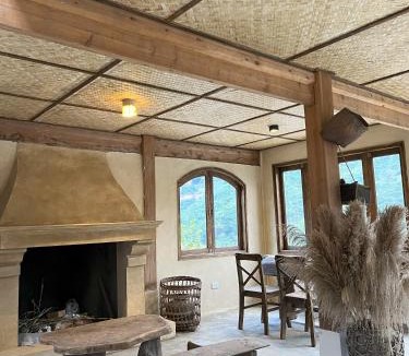 Hau Thao House | DE MONG SAPA