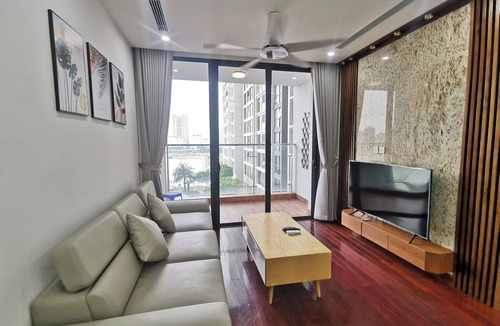 Tu Liem Apartment | Delightful 3-bedroom apartment with AC in Vinhomes Skylake