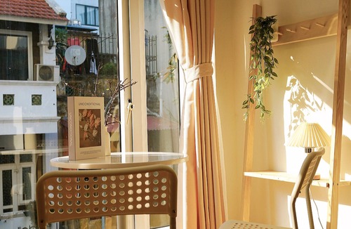 Old Quarter Apartment | Delightful Studio with Huge Window in Old Quarter - 5 mins walk to Night Market