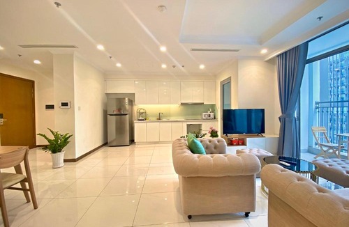 Hang Xanh Apartment | Deluxe 3br Apartment- Vinhomes Central Park
