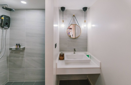 Sri Phum Hotel | Deluxe Queen: Hornbill