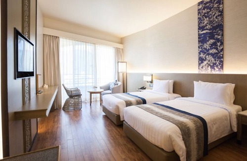 Patong Hotel | Deluxe Room, #11 @ l