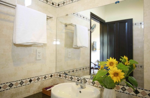 Cam Chau House | Do River Homestay