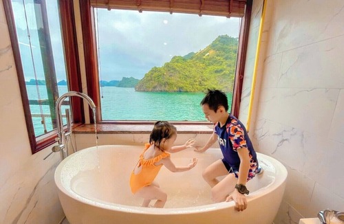 Ha Long Hotel | Dora Cruise