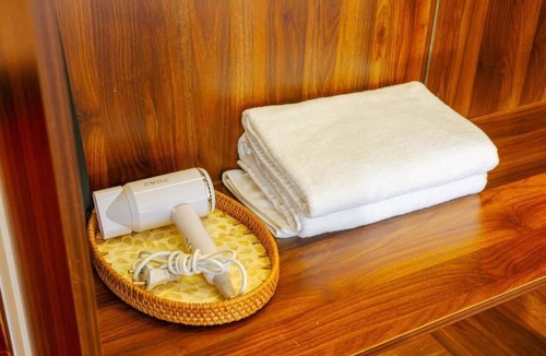 Son Tay Bed & Breakfast | Double Room with Lake View