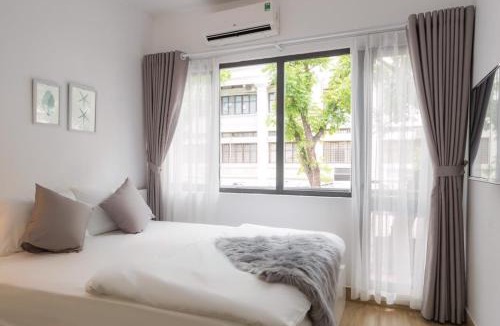 Hang Trong Apartment | Drumie House - 50m to Hoan Kiem lake
