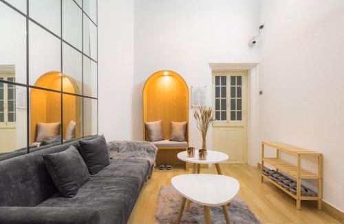 Hang Trong Apartment | Drumie House - 50m to Hoan Kiem lake