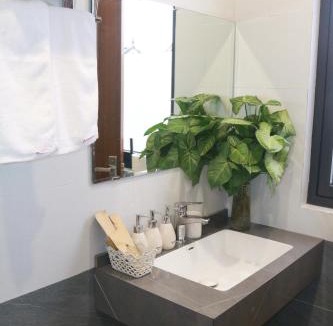 Bao Ninh Hotel | Econest Hotel Villa