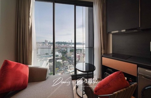 Pattaya Bay Condo | EDGE Central Pattaya