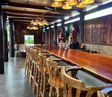 San Pa Thong House | Elephant House and Pool Villas