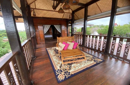 San Pa Thong Villa | Elephant House and Pool Villas 1 bedroom, the nicest 25 meter pool and spa ever!