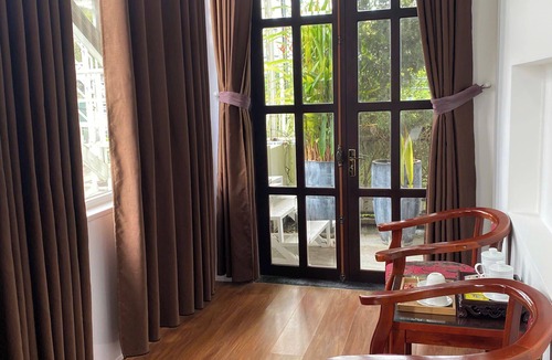 Huong Thuy Villa | Êm Villa 8 Bedrooms with Swimming Pool