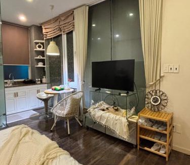 Phuong 8 Apartment | Ember House Studio Kitchen Central Location