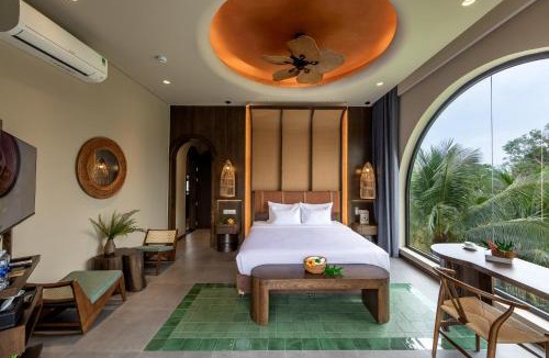 Ong Lang Hotel | Emerald Garden Retreat