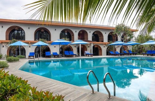 Ong Lang Hotel | Emerald Garden Retreat