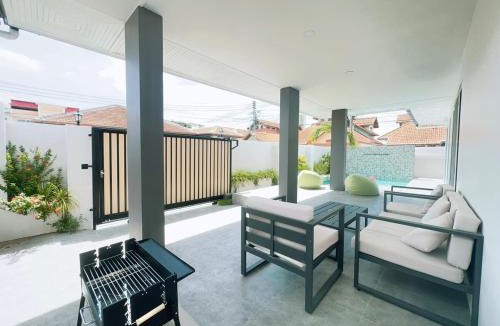 Na Kluea Villa | Emongkol pool villa - 4rooms with 4 bathrooms and private pool garden,380square meters large space,nearby Jomtien beach and night market
