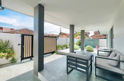 Na Kluea Villa | Emongkol pool villa - 4rooms with 4 bathrooms and private pool garden,380square meters large space,nearby Jomtien beach and night market